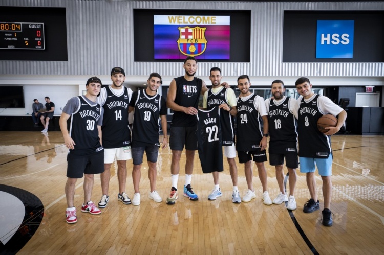 泰州队巴特“苏超”夺冠后缅怀父亲：我还在这条路上努力着（苏超封王后，泰州队巴特追忆父亲：我仍在这条路上奋进）