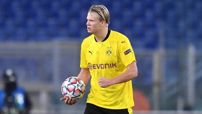 詹姆斯篮板表现抢眼，助球队逆转（詹姆斯篮板统治全场，带队上演逆转）