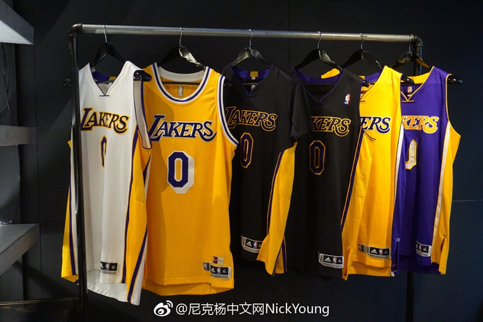 2025年球衣销量：亚马尔力压梅罗排第一；皇萨塔俱乐部前三（2025球衣销量榜：亚马尔压过梅罗登顶，皇萨塔占据俱乐部前三）