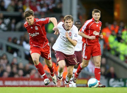 德甲最新积分战报 多特6轮不败稳居第3 差拜仁9分（德甲积分榜更新：多特近6轮不败稳坐第三，落后拜仁9分）