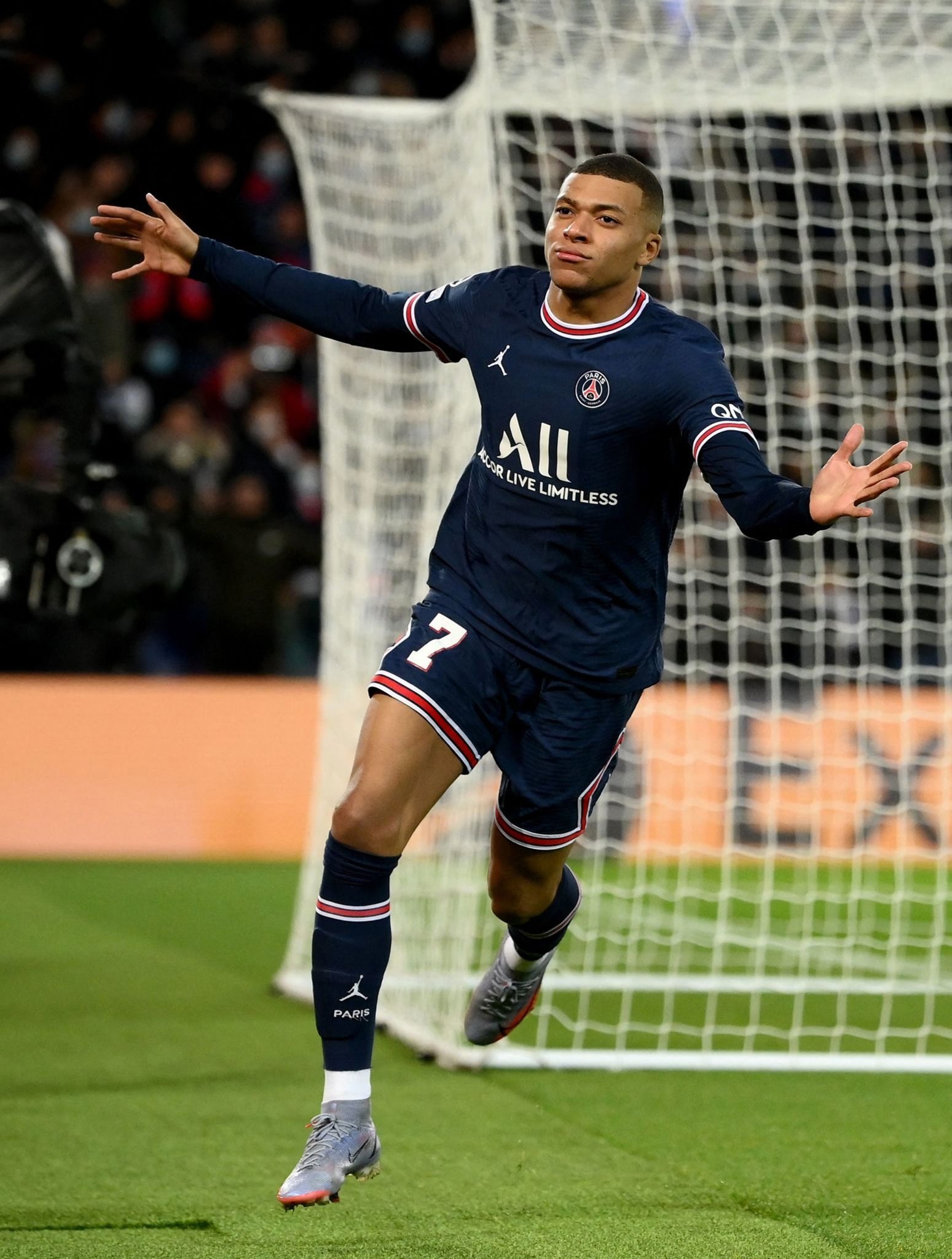 英联杯半决赛开球时间：首回合切尔西1月15日4：00战阿森纳（英联杯半决赛首回合：切尔西vs阿森纳，1月15日凌晨4点开球）